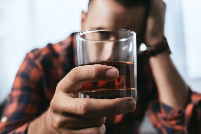Clínica para alcoólatras em Mairinque: o que a família deve avaliar